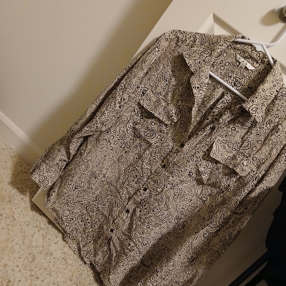 CABI Button down top - Picture 2 of 11